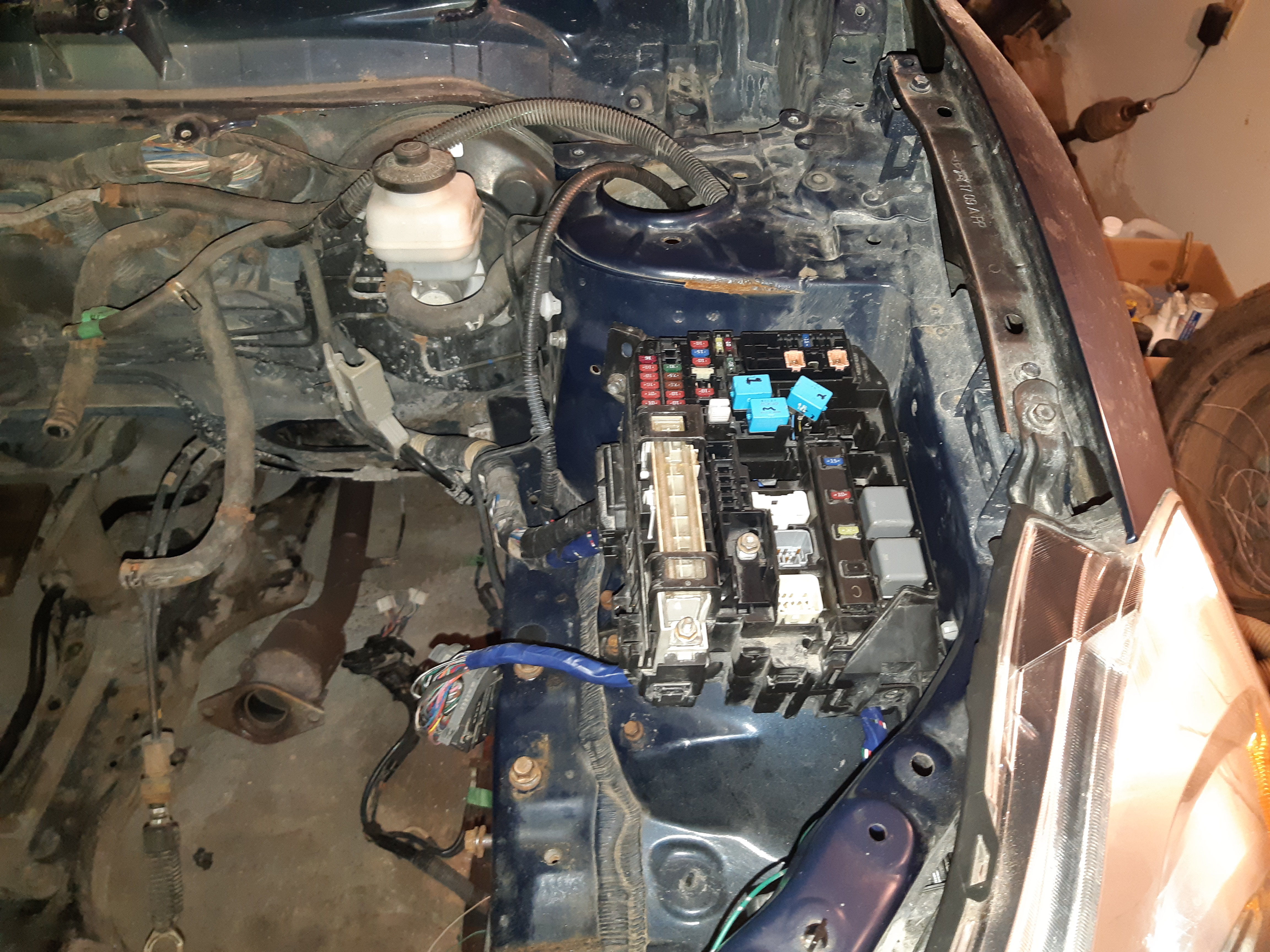 Boîte à fusible complétée.